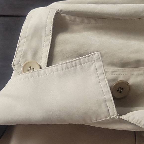 Event Trench Coat, Large - Picture 17 of 17